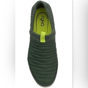 NEW Ryka Water Repellent Comfort Slip-On Shoes Aspen 2‎ In Dark Olive Size 9